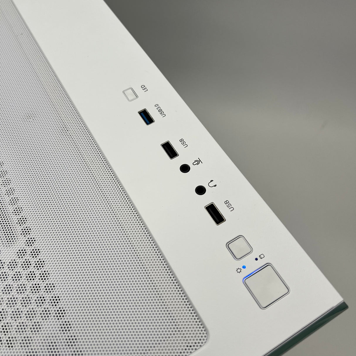 WJM Vision Gaming PC - AMD Ryzen 7 5700X - Nvidia RTX 5060 8GB - 16GB DDR4 RAM - 1TB NVMe SSD