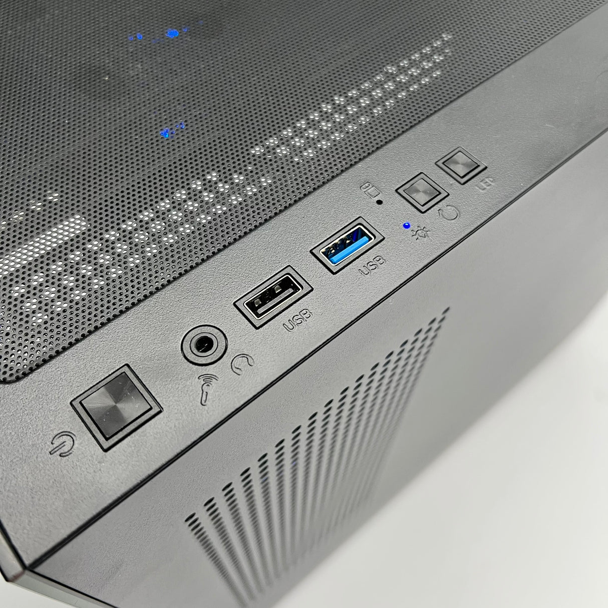 Gaming PC - AMD Ryzen 7 5700X - Nvidia RTX 5060 8GB - 16GB DDR4 RAM - 1TB NVMe - WJM Solar