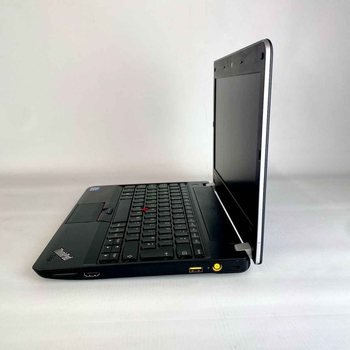 Lenovo Thinkpad Edge E130 laptop netbook 11.6" Core i3 8GB RAM 500GB HD WIN 10 - WJMTech